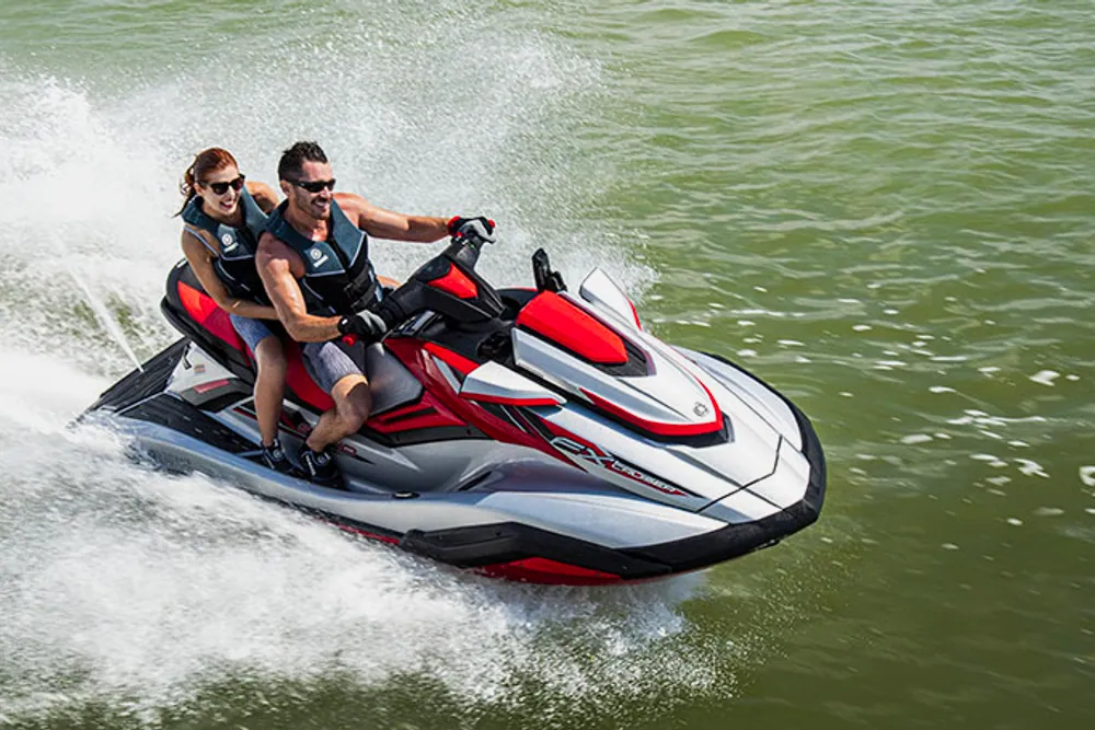 Faut-il vraiment le permis pour piloter un jet ski ?
