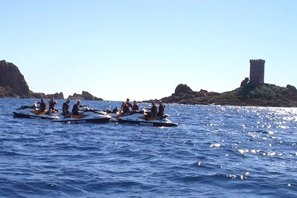 Jet ski, randonnée cannes et îles de lérins au départ du Port de Saint-Aygulf